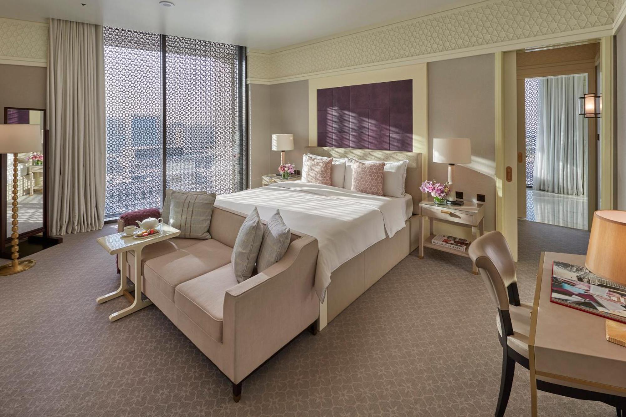 Hotel Mandarin Oriental, Dauhá Exteriér fotografie A bedroom at the hotel