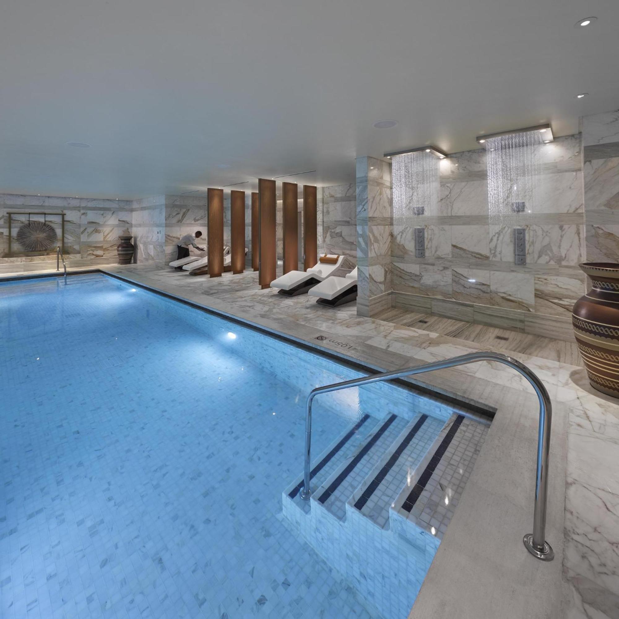 Hotel Mandarin Oriental, Dauhá Exteriér fotografie The pool at the spa